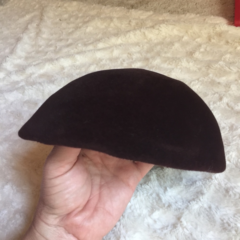 Vintage brown wool pill box hat.